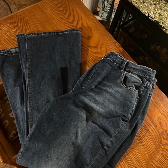 Jeans - Picture 1 of 4